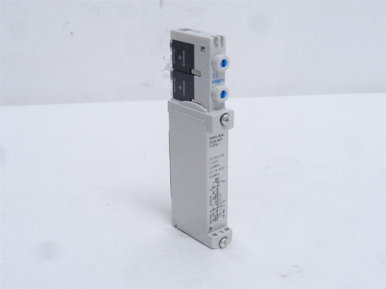 Festo VUVG-B14- T32U-AZT- F-1T1L; Solenoid Valve 573477; 1MPA