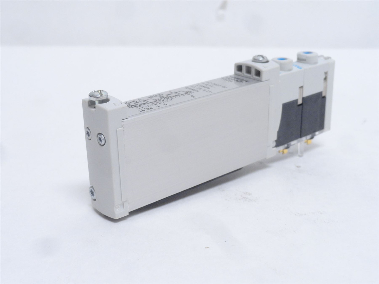 Festo VUVG-B14- T32U-AZT- F-1T1L; Solenoid Valve 573477; 1MPA