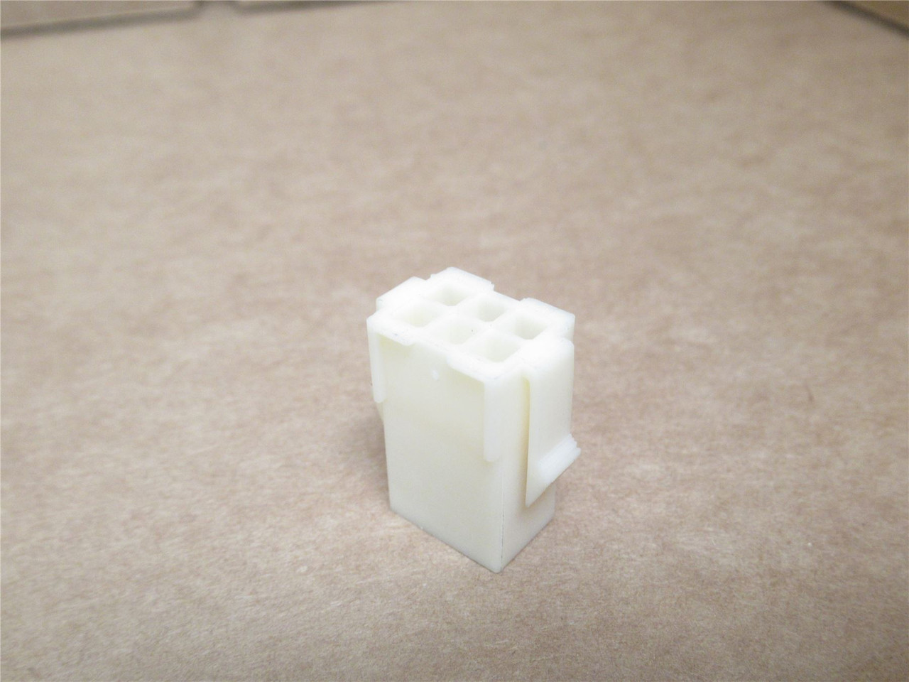 AMP 172160-1; Lot-10 Cap Housings; 6Pos; 2-Row; 600V