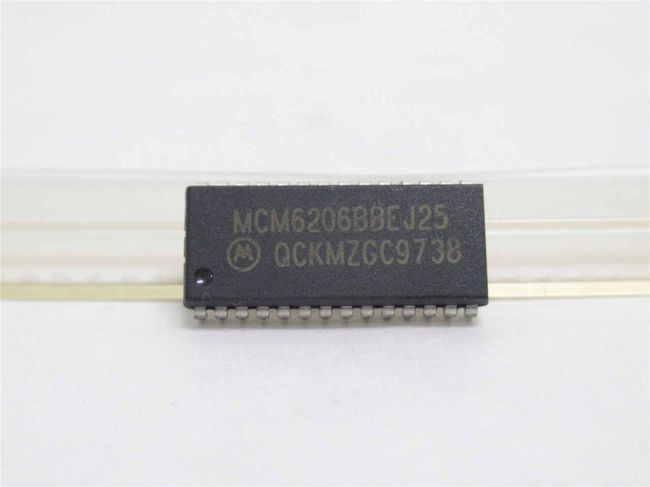 Motorola MCM6206BBEJ25; Lot-11; Fast Static RAM; 32K x 8