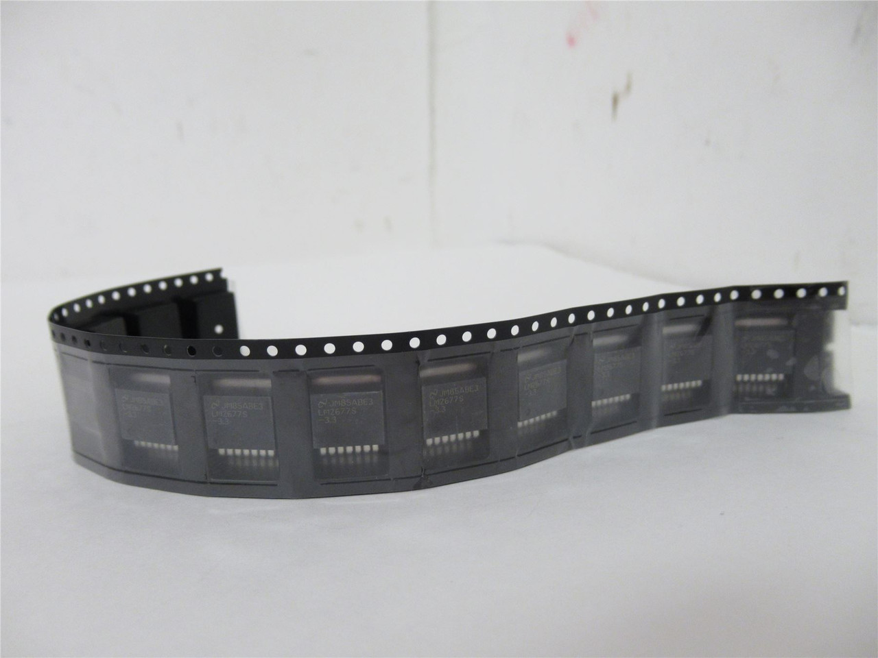 National Semi LMS2677S-3.3/NOPB; Lot-11 Voltage Reg. ;3.3V