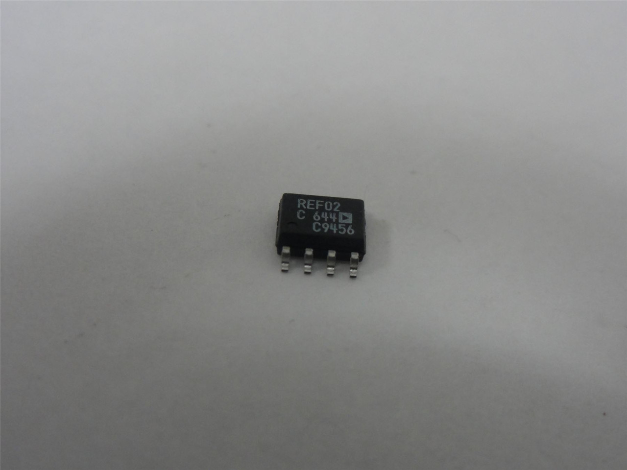 Analog Devices REF02CSA; Lot-15 Voltage References; 65 PPM/C