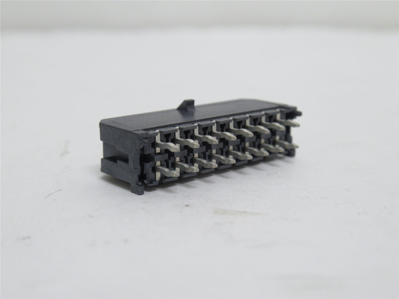 Molex 43045-1614; Lot-5 Header Connector; 16Pos; 2-Row; 600V