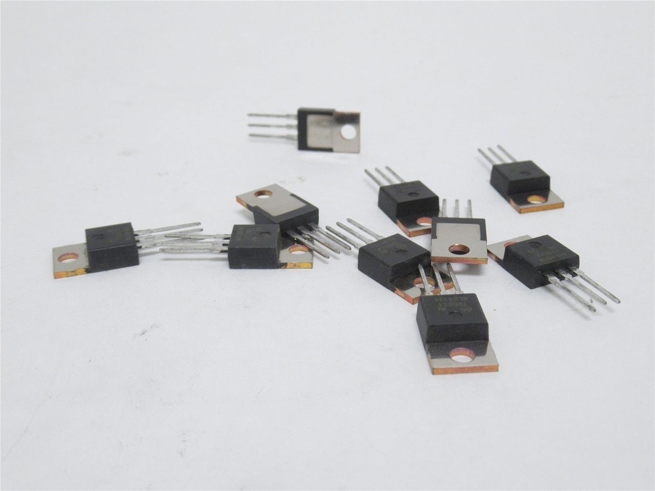 TI 7805CT; Lot-10 Linear Voltage Regulators; 1.5A; 35V