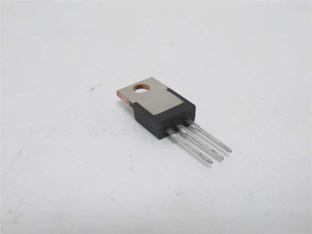 TI 7805CT; Lot-10 Linear Voltage Regulators; 1.5A; 35V
