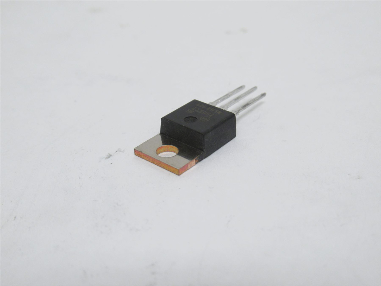 TI 7805CT; Lot-10 Linear Voltage Regulators; 1.5A; 35V