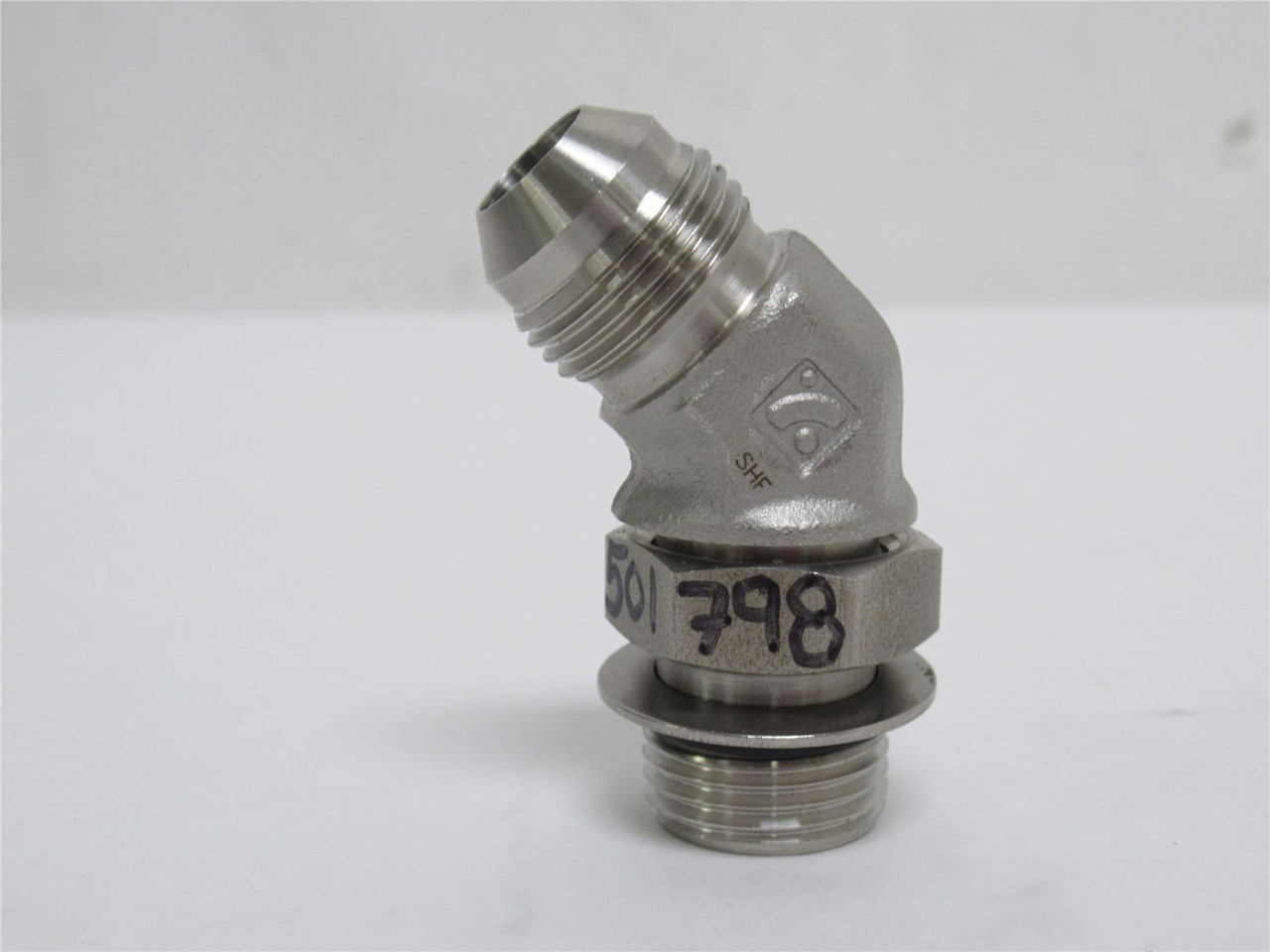 Superlok JHME-8T-03N; Elbow SS-316; 45Deg; 1/2 JIC x 1/2 BOSS Superlok JHME-8T-03N; Elbow SS-316; 45Deg; 1/2 JIC x 1/2 BOSS