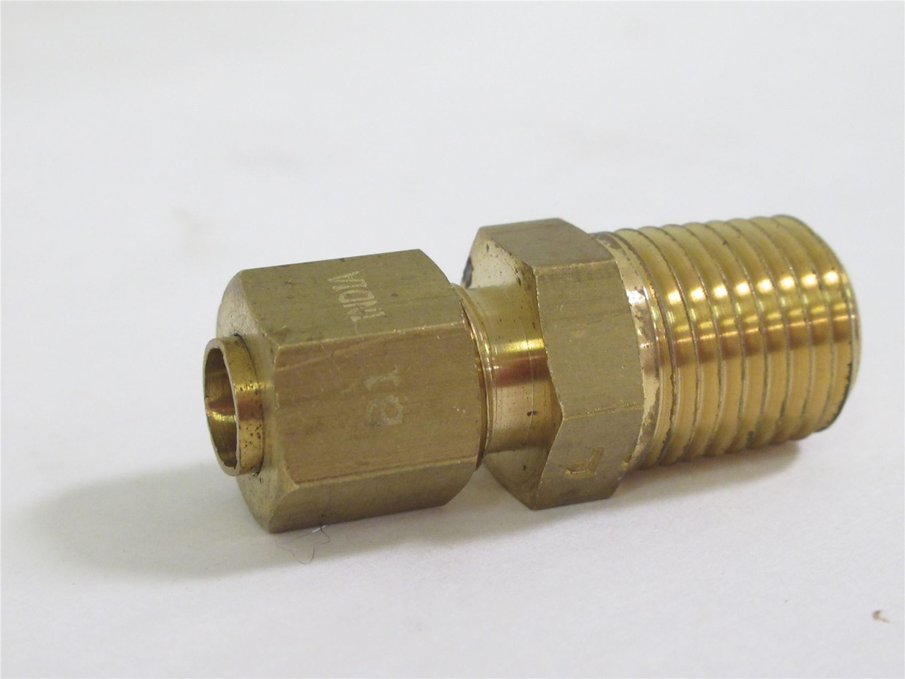 Parker 68P-4-4; Male Compression Fitting; 1/4"Tube X 1/4"MNPT