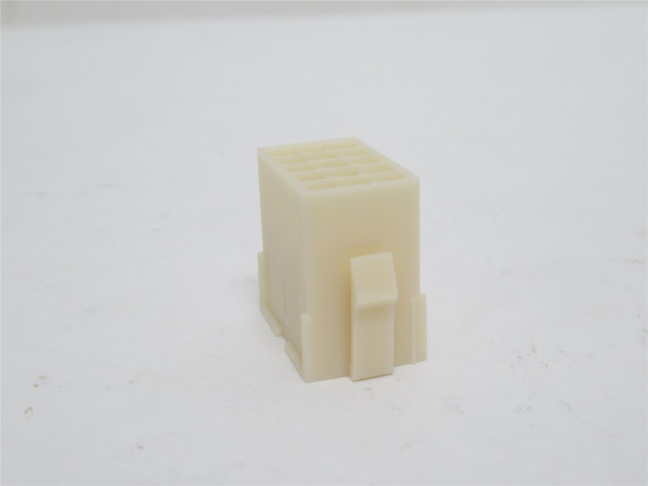 AMP 172163-1; Lot-10 Cap Housings; 15Pos; 3-Row; 600V