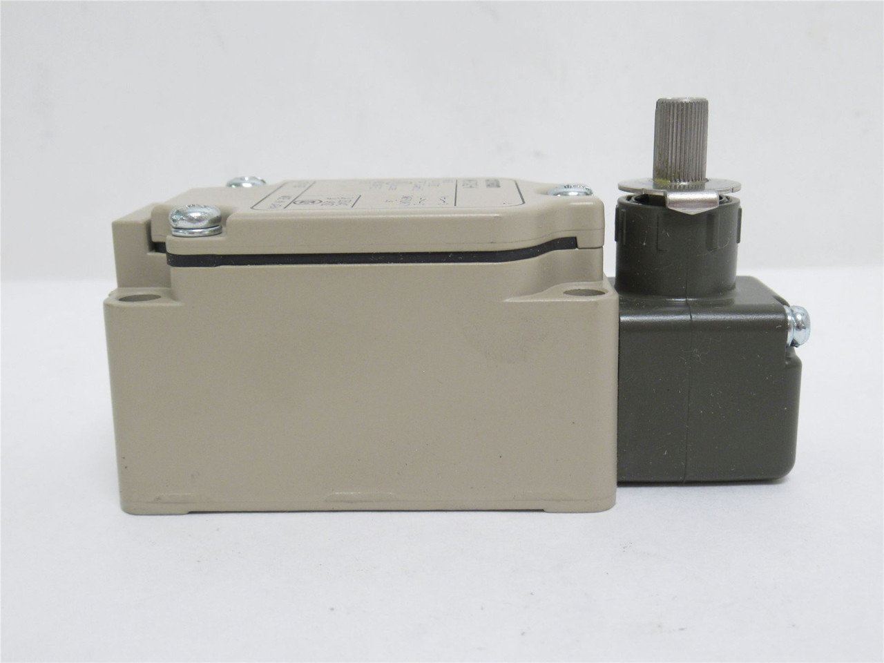 Omron WLRCA2-N; Snap Action Limit Switch; 10A; 125V; SPDT