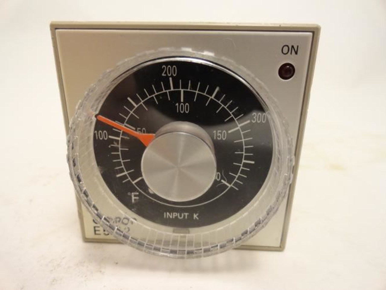 Omron E52C2-R20K; Temperature Control 250VAC; 3A