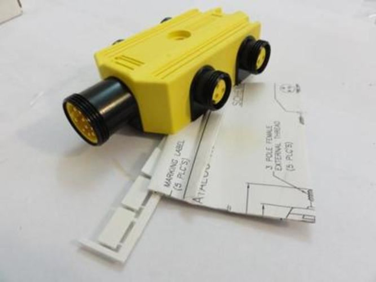 BradHarrison 409P489; Multi-Port Interconnect System