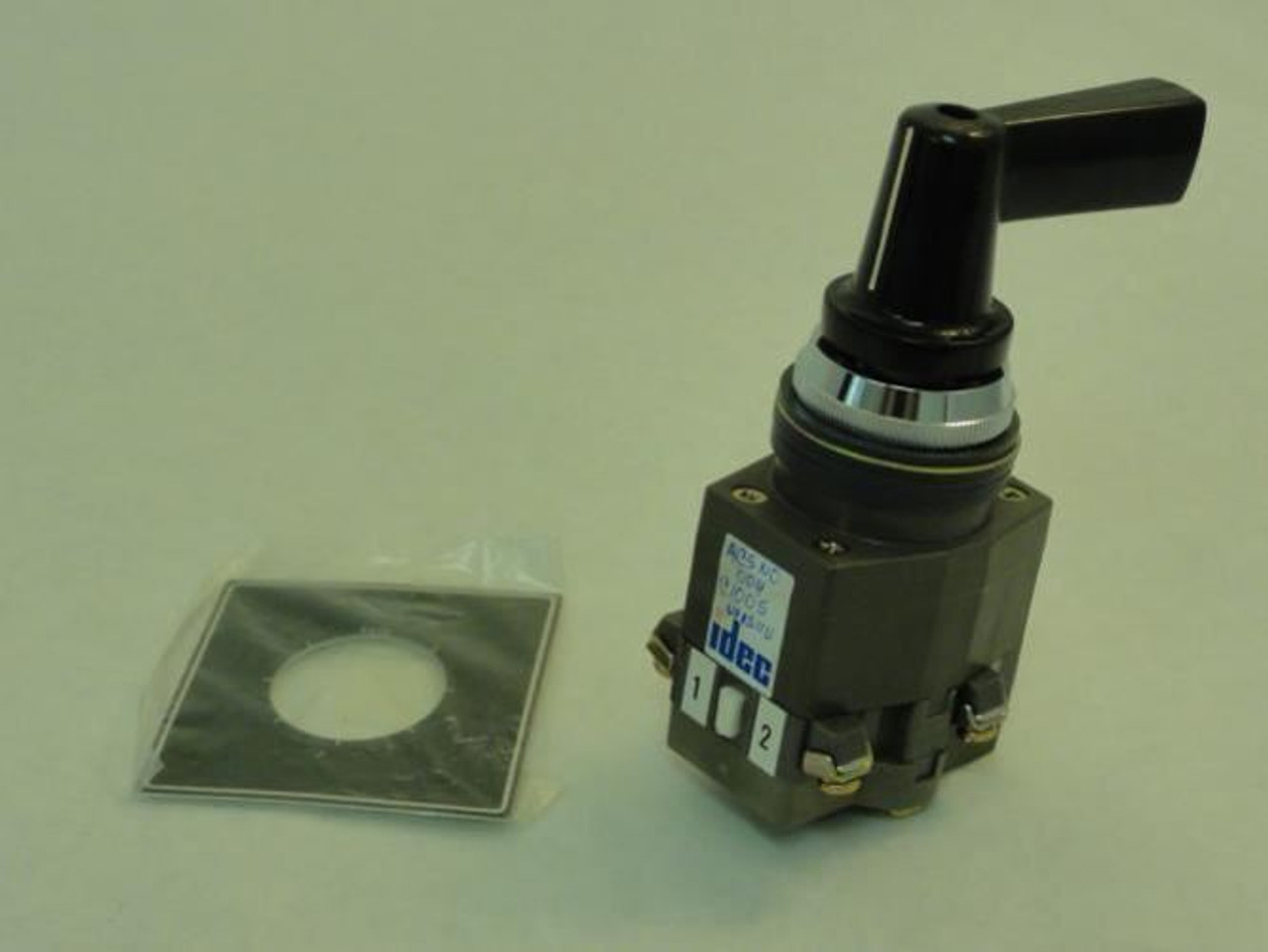 Idec ACSNO004; Cam Switch 10A 600V