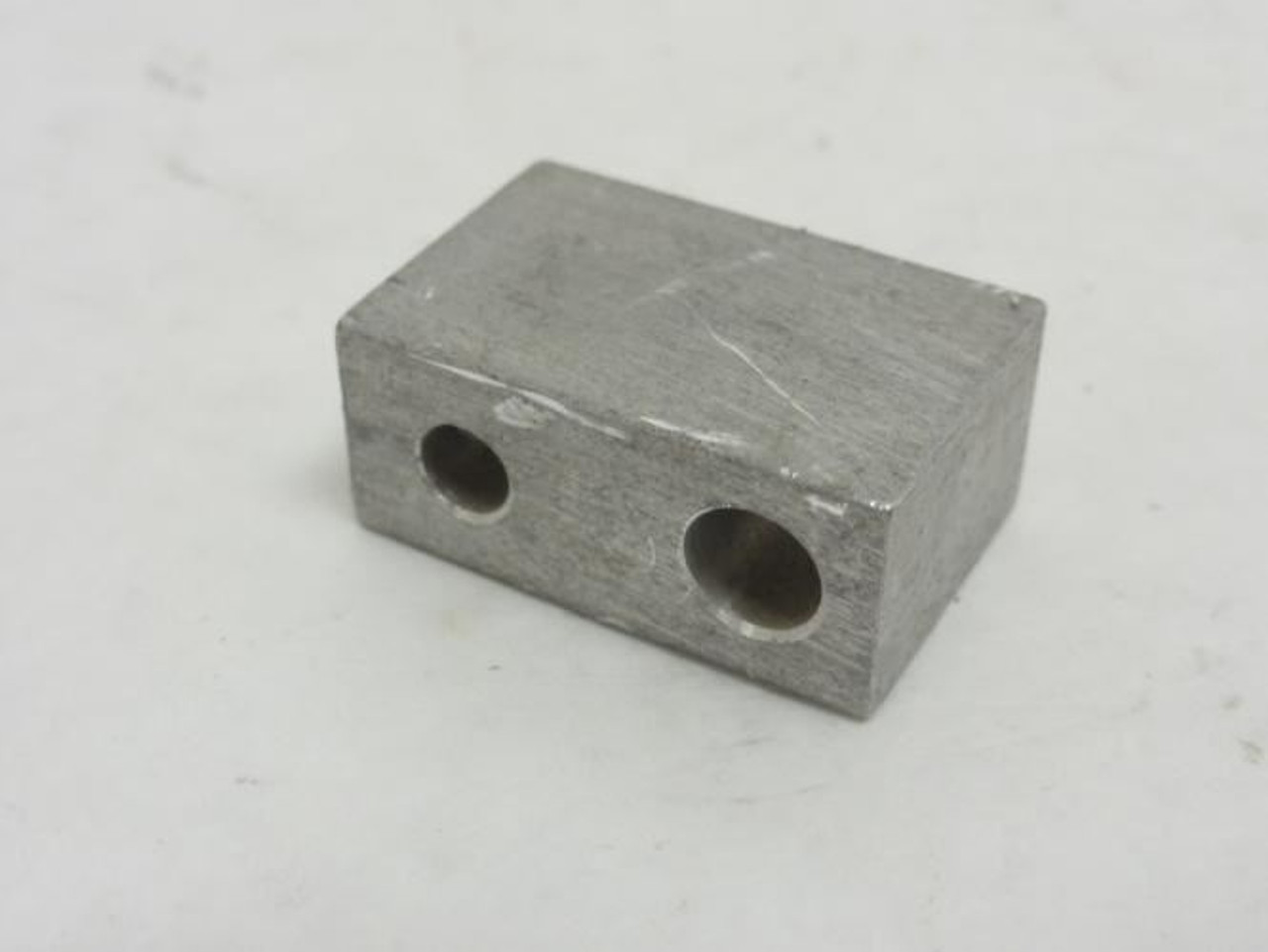 MFG- 394622600; Ventor Key; 1.15" L; 0.75" W; 0.5" H; 0.28"ID MFG- 394622600; Ventor Key; 1.15" L; 0.75" W; 0.5" H; 0.28"ID