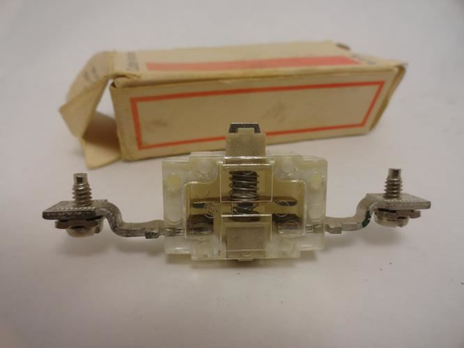 Cutler-Hammer D26MPR; Type M Relay pole; Normally Open