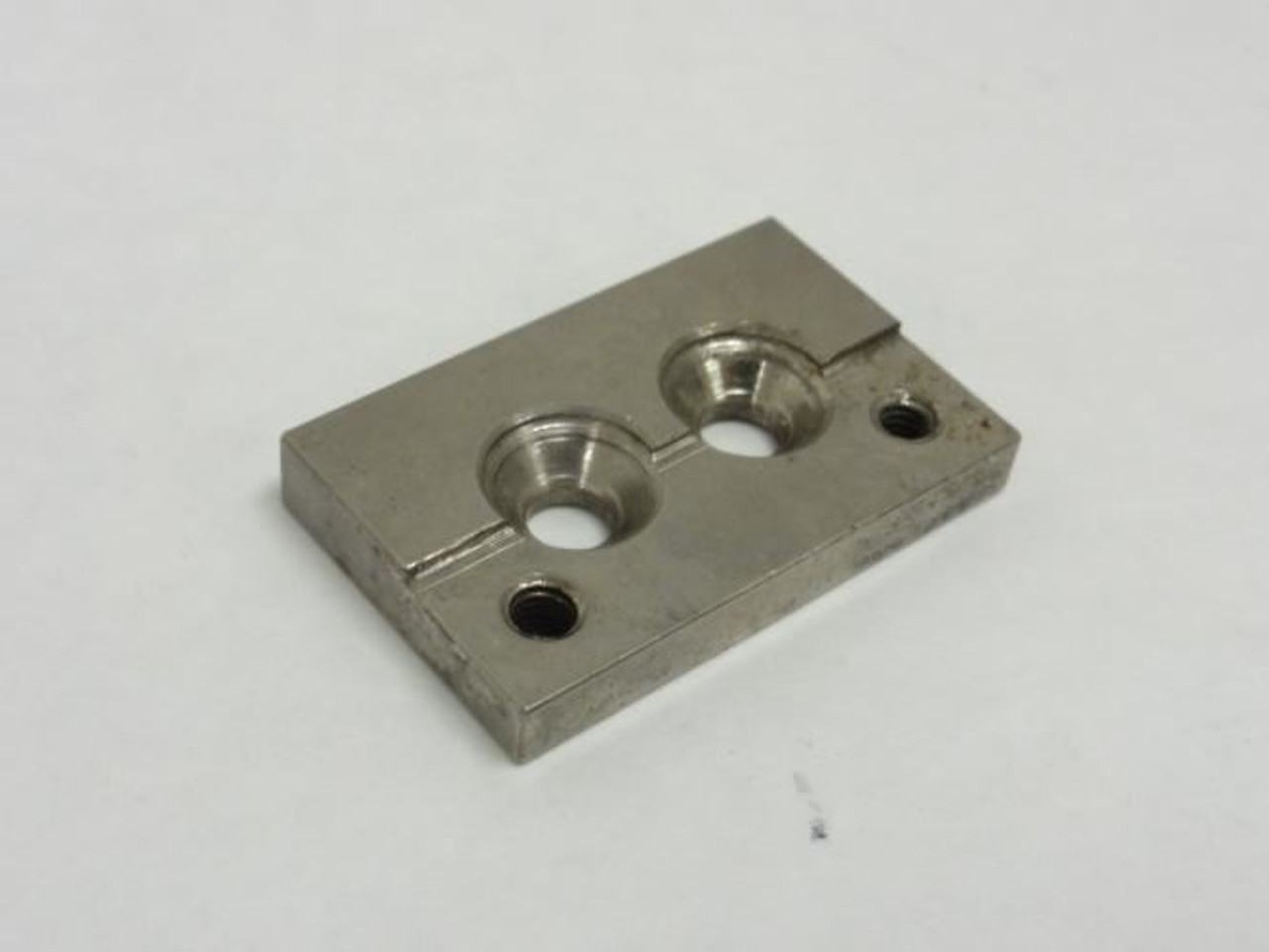 MFG- 4-6227-A; Right Jaw Base; M4-0.7 Thread Size MFG- 4-6227-A; Right Jaw Base; M4-0.7 Thread Size