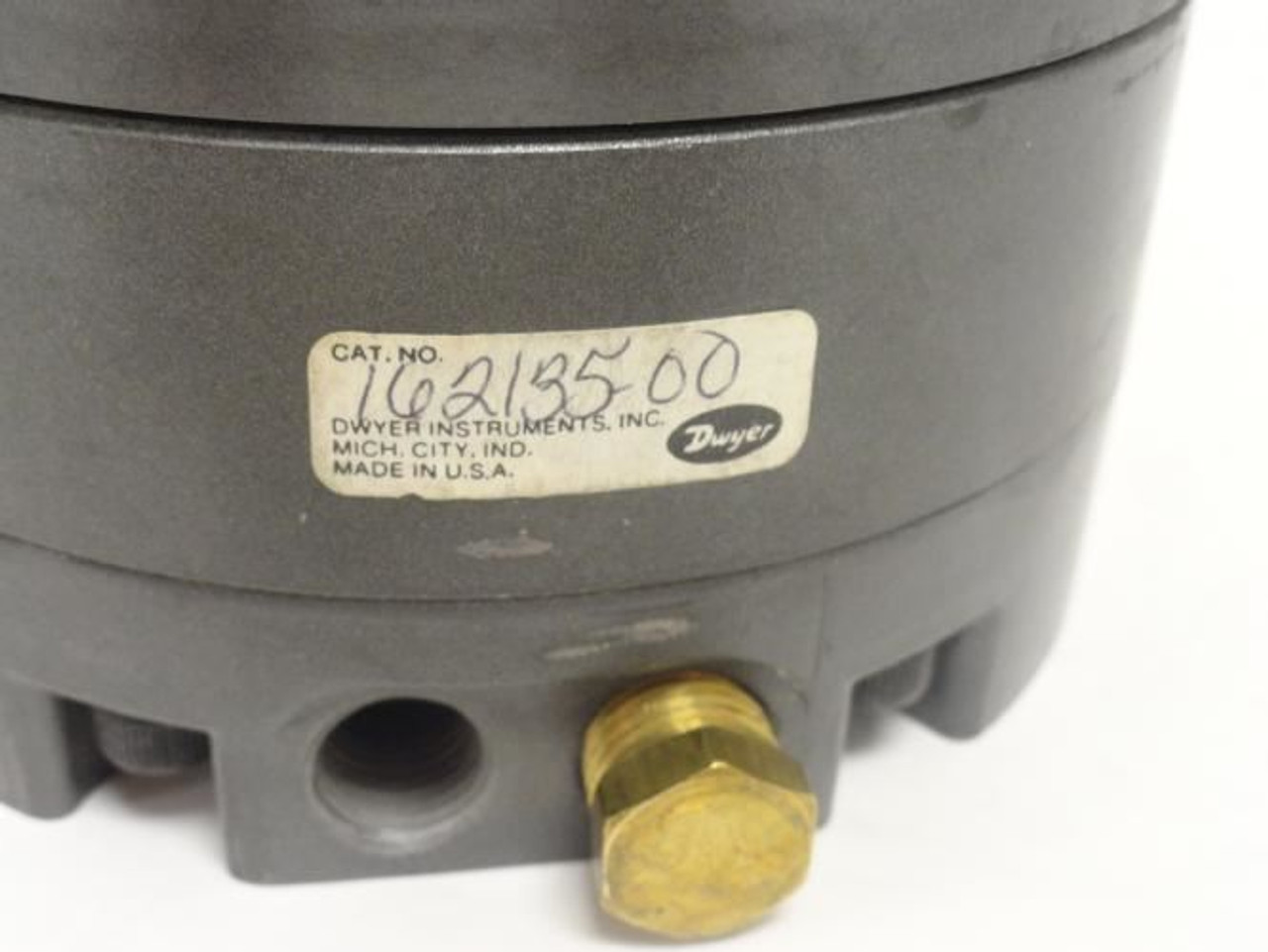 Dwyer 162135-00; Capsuhelic Pressure Gauge; 0-10"WC; 1/4NPT