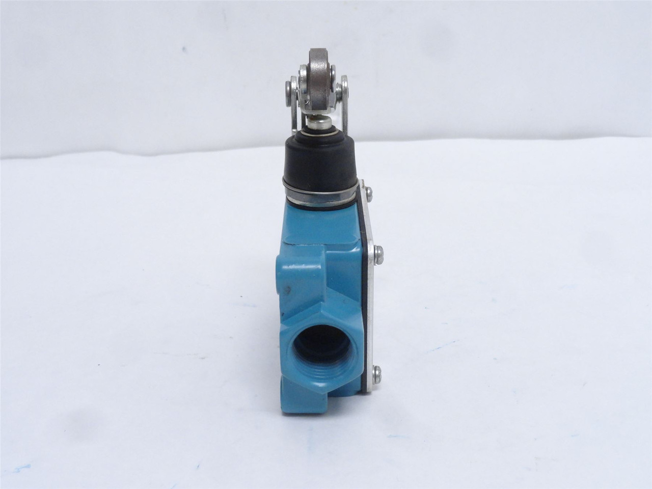 Micro-Switch BAF1-2RN2-RH; Top Roller Arm Limit Switch; 21 Amp