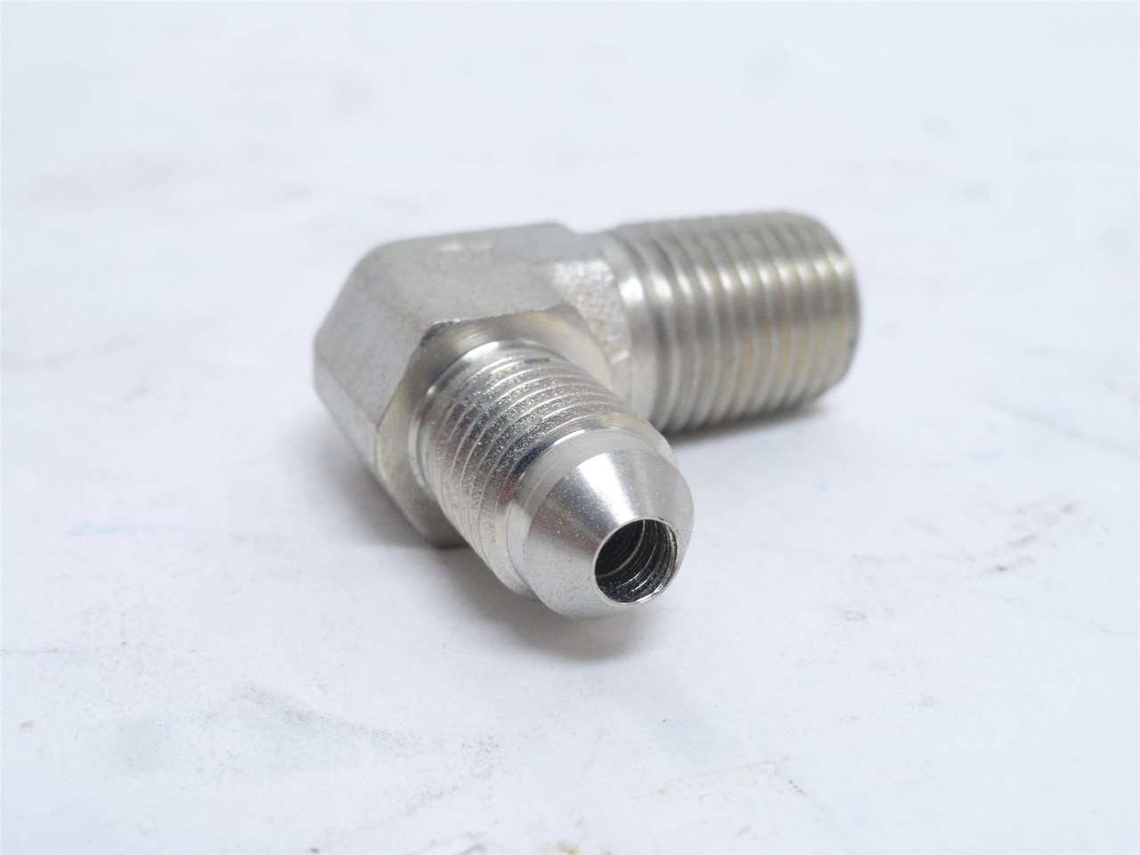 Brennan 2501-04-04-FG; Lot-3 Elbows; 90Deg; 1/4 JIC x 1/4 NPT Brennan 2501-04-04-FG; Lot-3 Elbows; 90Deg; 1/4 JIC x 1/4 NPT