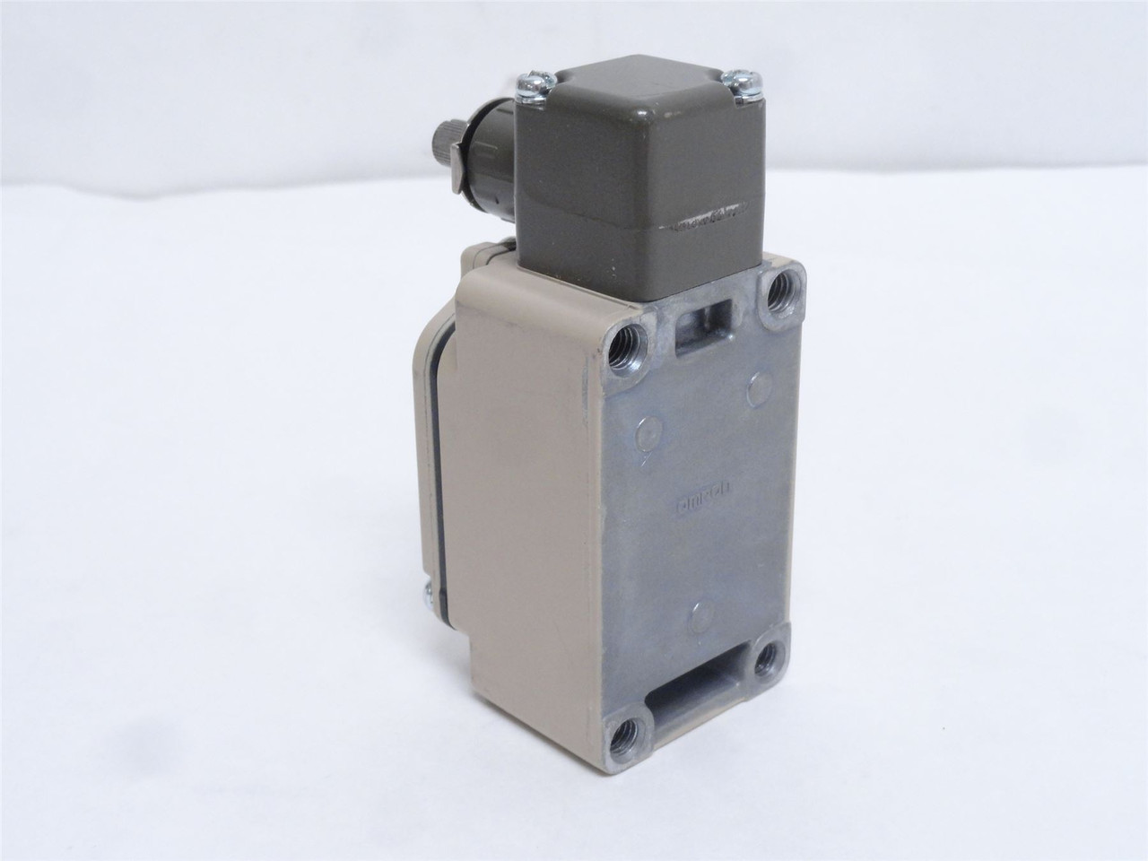 Omron WLRCA2-N; Limit Switch; 2A; 250VAC/125VDC; 1/2NPT
