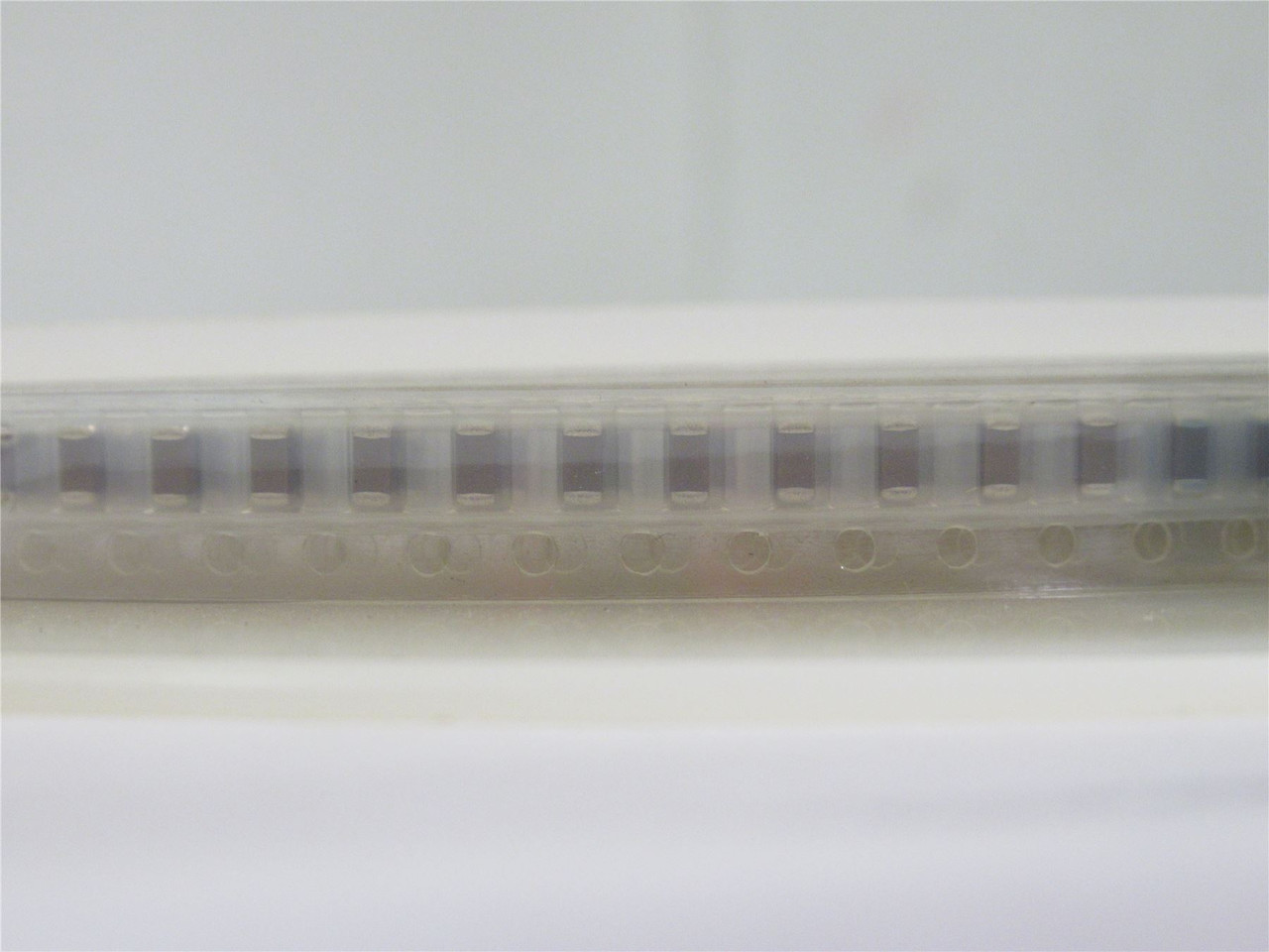 Novacap 1206N681K500NT; Lot-2000 Ceramic Capacitor 680pF