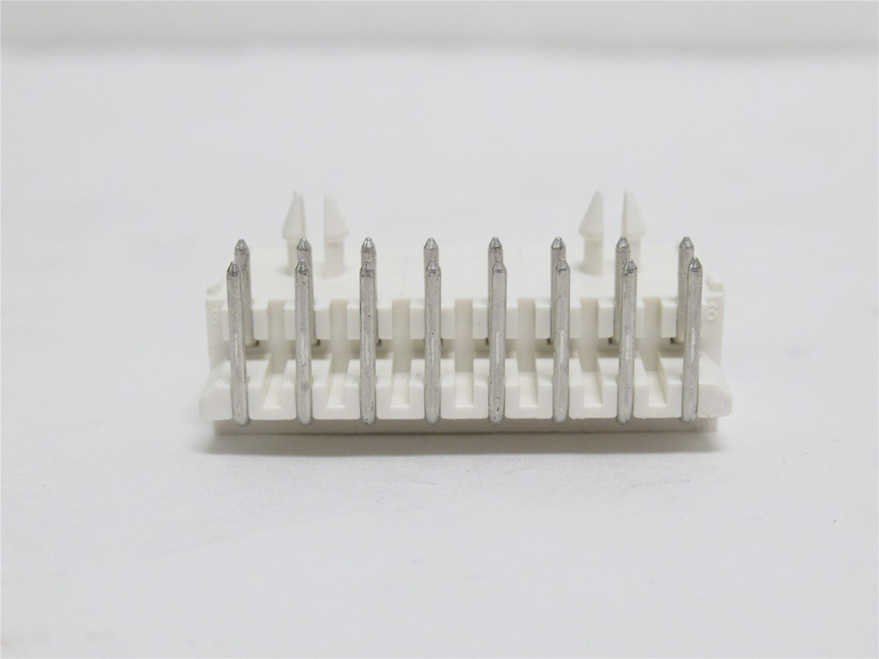 AMP 770974-1; Lot-7 Connector Header; 16Pos; 90Deg; 4.14mm