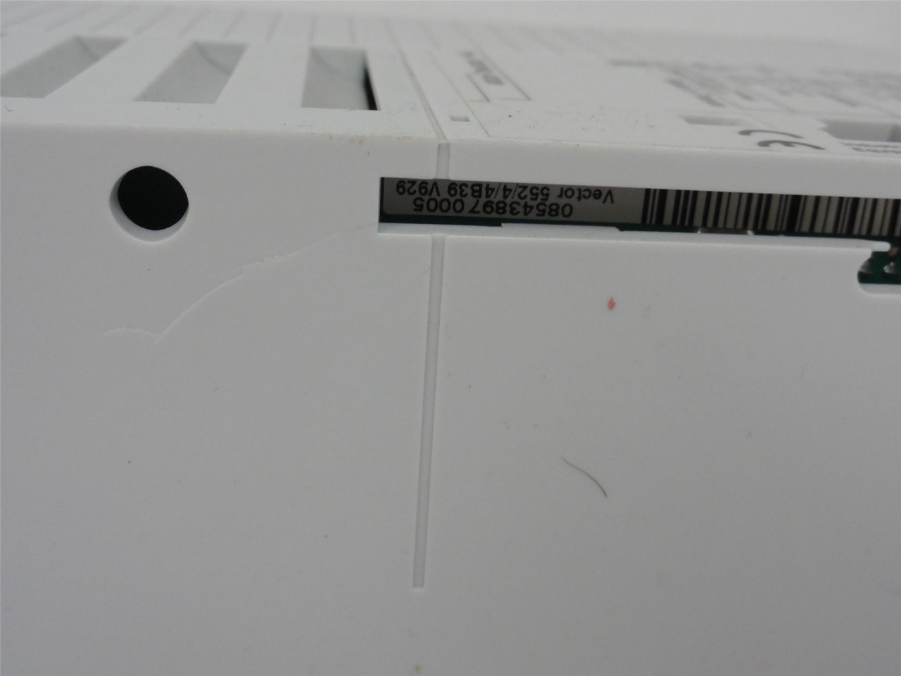 Lenze E82EV552K4C929; Frequency Inverter; Cracks in Case 7.5HP