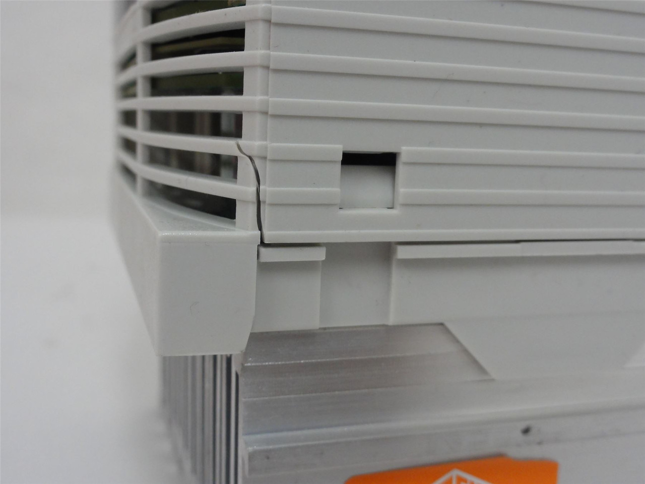 Lenze E82EV552K4C929; Frequency Inverter; Cracks in Case 7.5HP