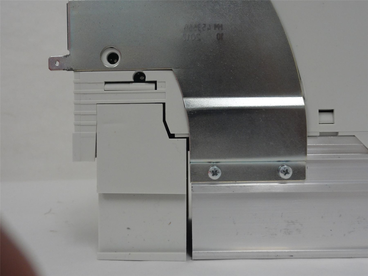 Lenze E82EV552K4C929; Frequency Inverter; Cracks in Case 7.5HP