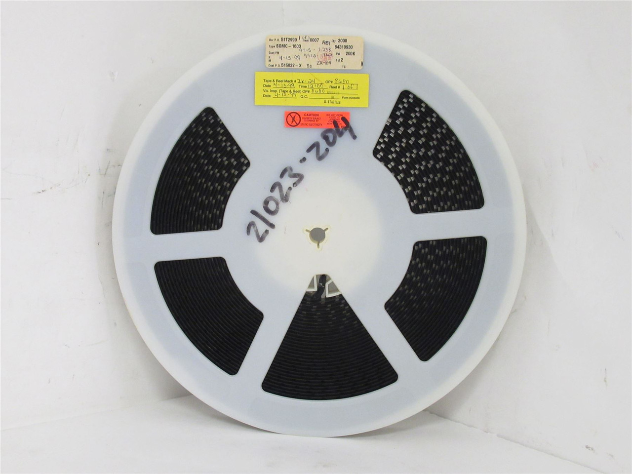 Dale SOMC-1603204G; Lot-1900 Resisitor Array; 200Kohm