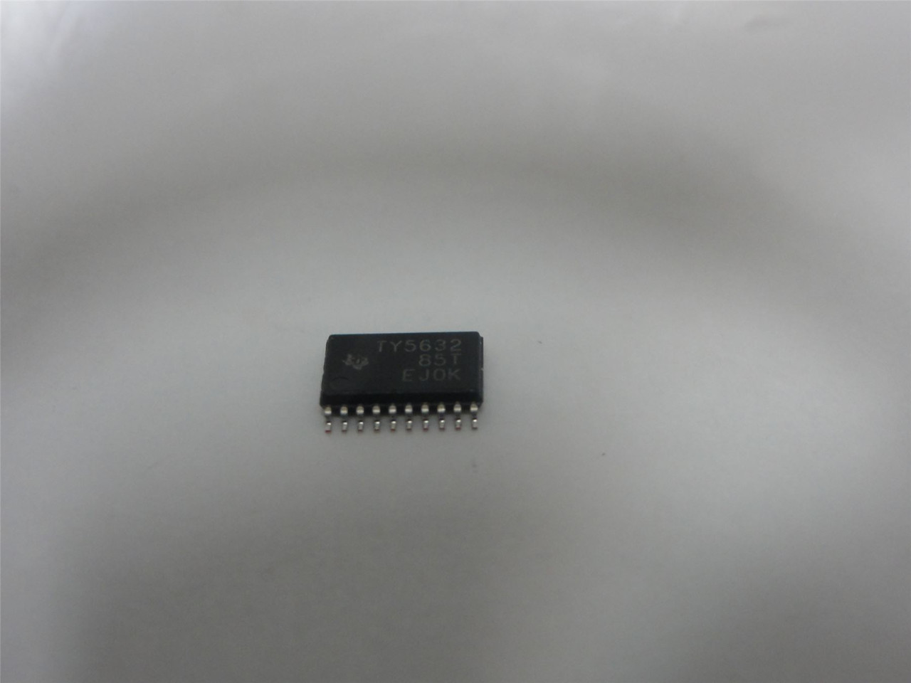 TI TLV5632IPW; Lot-6 Digital-Analog Converters 8bit/Channel