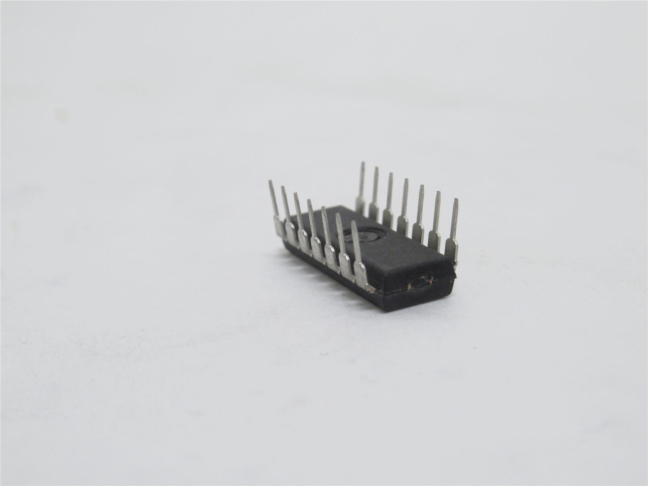Motorola MC74HC02AN; Lot-20; Transceiver; 5.5V; 20SOIC