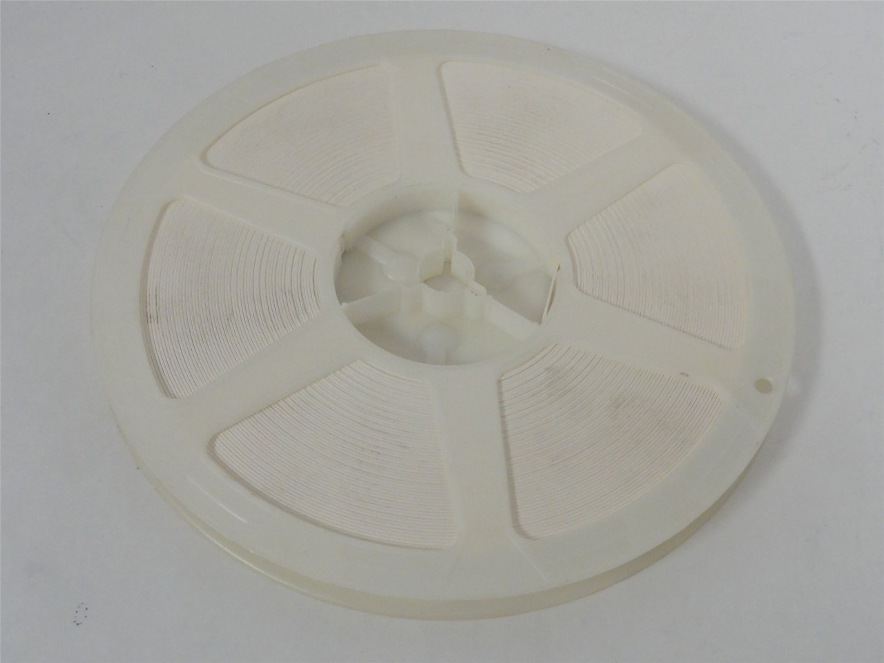 Vishay CRCW1206100RJNEA; Lot-3800 Thick Film Chip Resistors