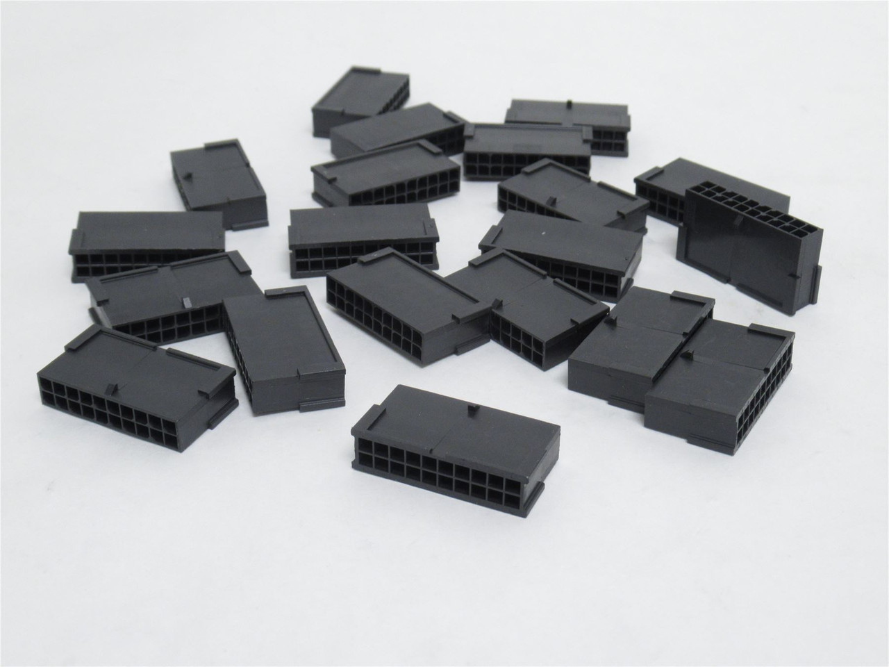 AMP 430202001; Lot-20 Connector Plugs; 20Pos; 3mm; Dual Row