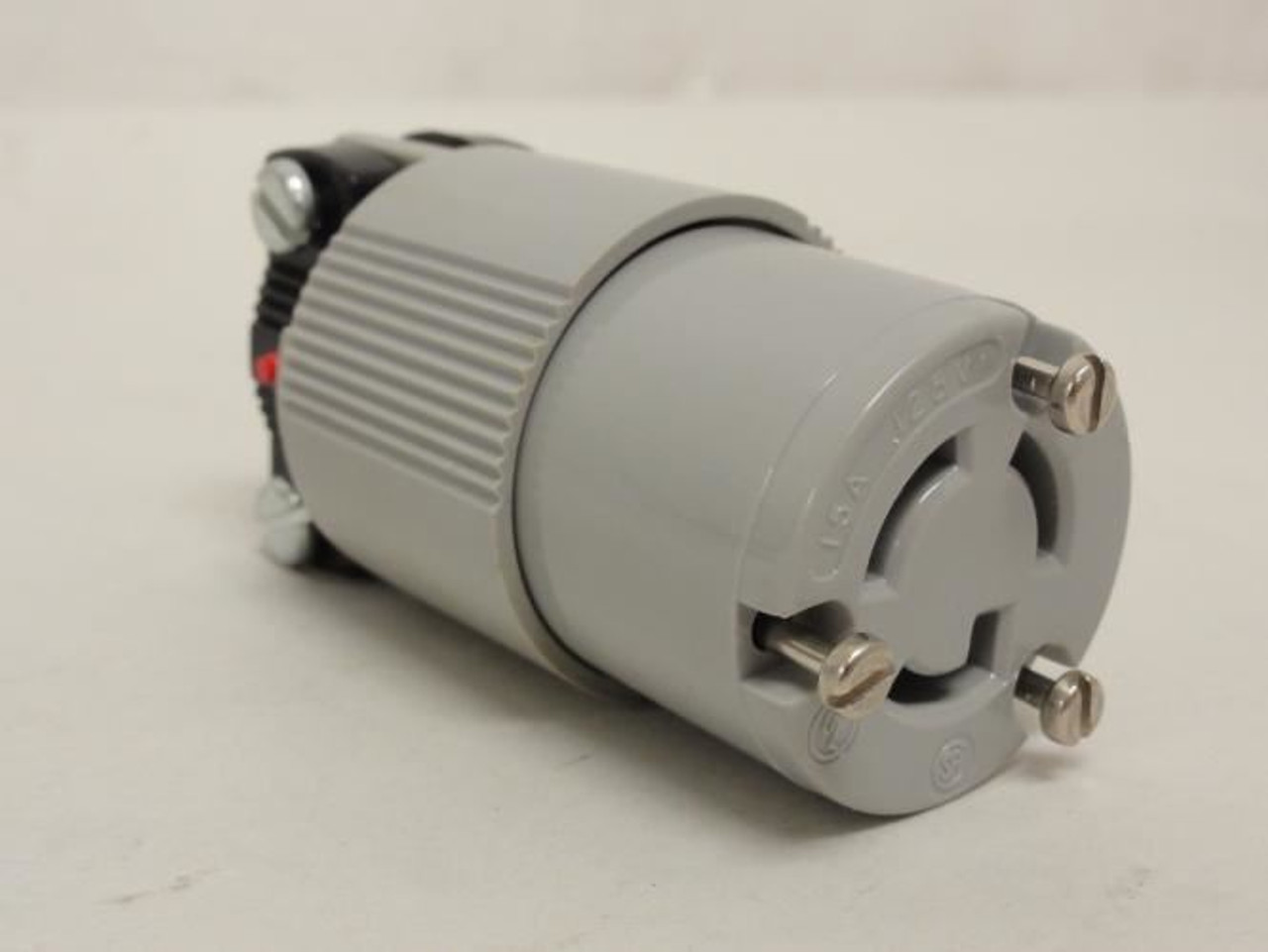 Arrow Hart AH4731; Lcoking Grip Conn; 125V; 15A; 2P; 3-Blade