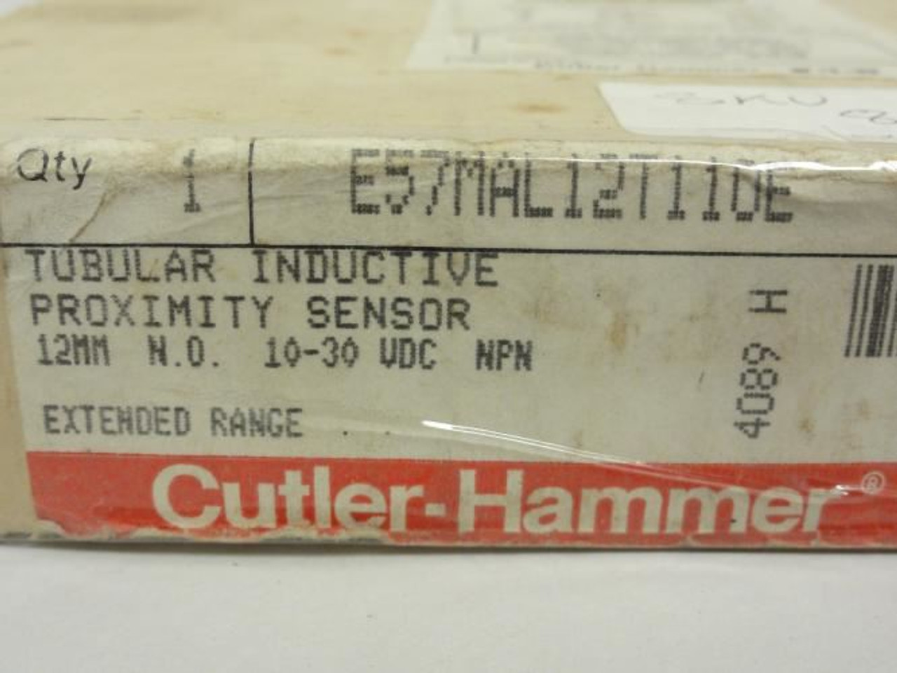 Cutler-Hammer E57MAL12T110E; Proximity Sensor 10-30VDC 2m Cable