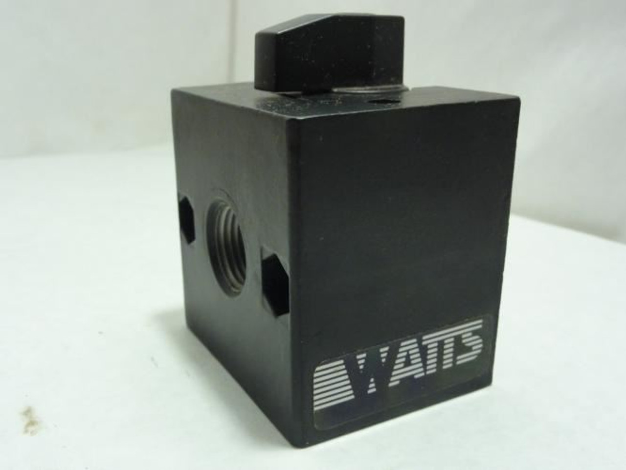 Watts AKV105-04 M1; Shut Off Valve; 1/2" FNPT; 300PSI
