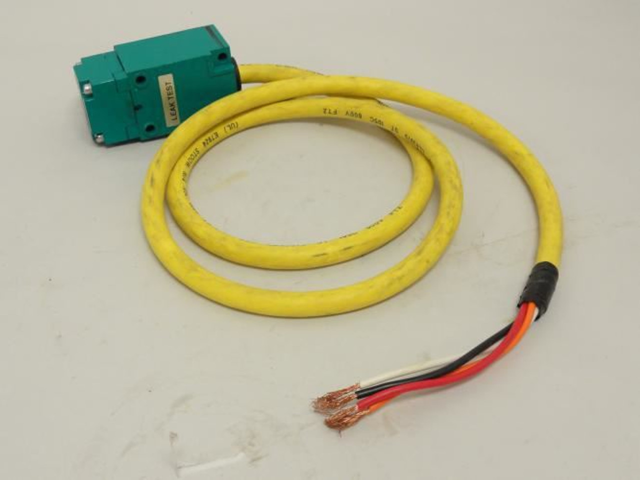 Allen-Bradley 802M-H1Y8; Wired Limit Switch; 120-600VAC; 3' Cable