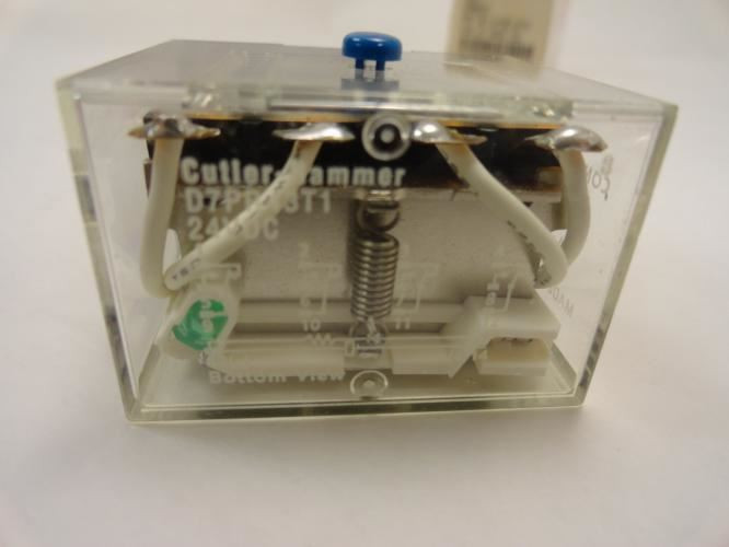 Cutler-Hammer D7PR43T1; Relay 4PDT Coil: 24VDC