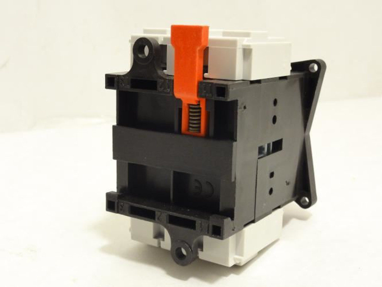 Telemecanique V2; Loadbreak Switchbody (Only) 32A; 600V