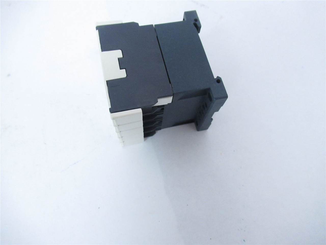 Schneider CA4KN313BW3; Relay 10A Coil: 24VDC 4PST-3NO/1NC