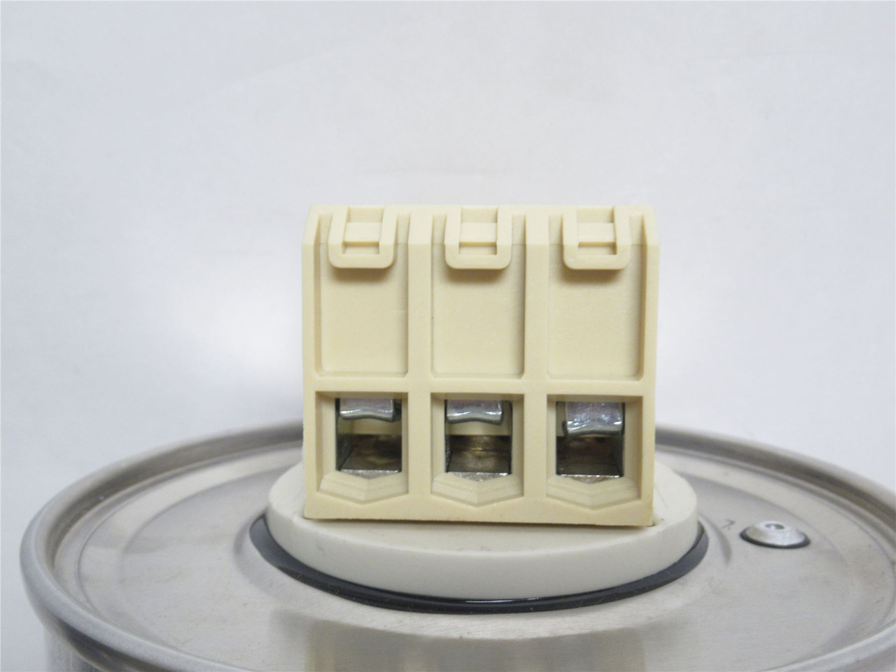 Epcos B2566934927J375; Film Capacitor 3x307.0uF +5/-5%