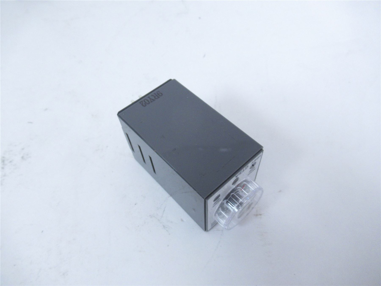 IDEC GT3A-6AF20; Timer one shot On delay 100-240VAC 01.s-180h