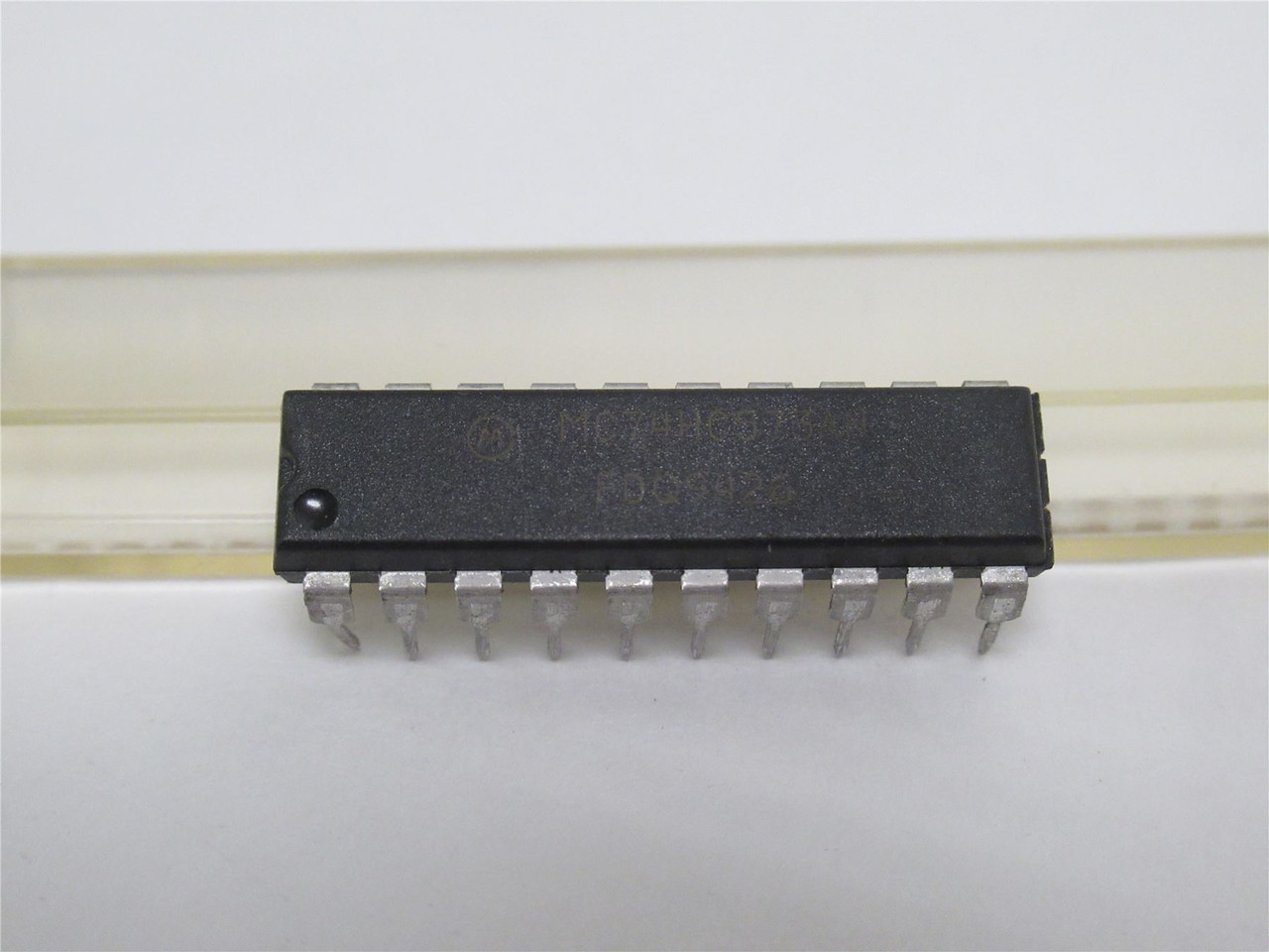 Onesemi MC74HC573AN; Lot-5 Transparent Latch;  2-6V