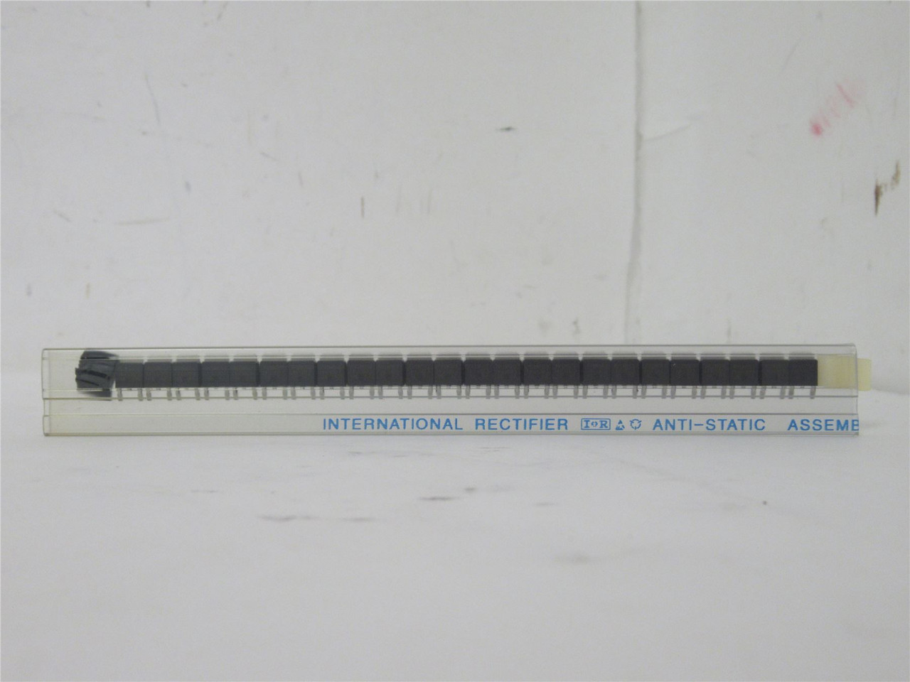 IR FR1NG0A; Lot-24 IC Chip; 032A