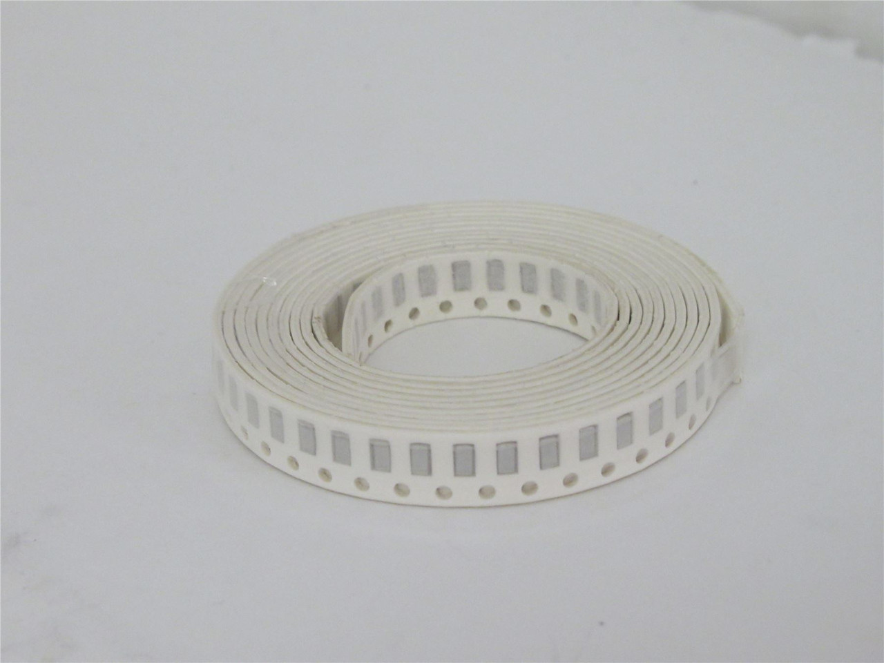 Kyocera KVX 12065A100JAT2A; Lot-320 Ceramic Capacitor10pF 50V