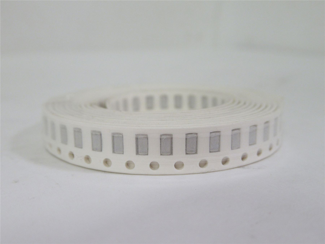 Kyocera KVX 12065A100JAT2A; Lot-320 Ceramic Capacitor10pF 50V