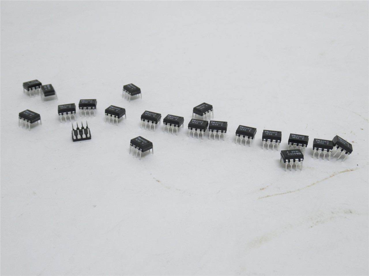 Mfg- A253L; Lot-20; Encapsulation Opto-Isolators