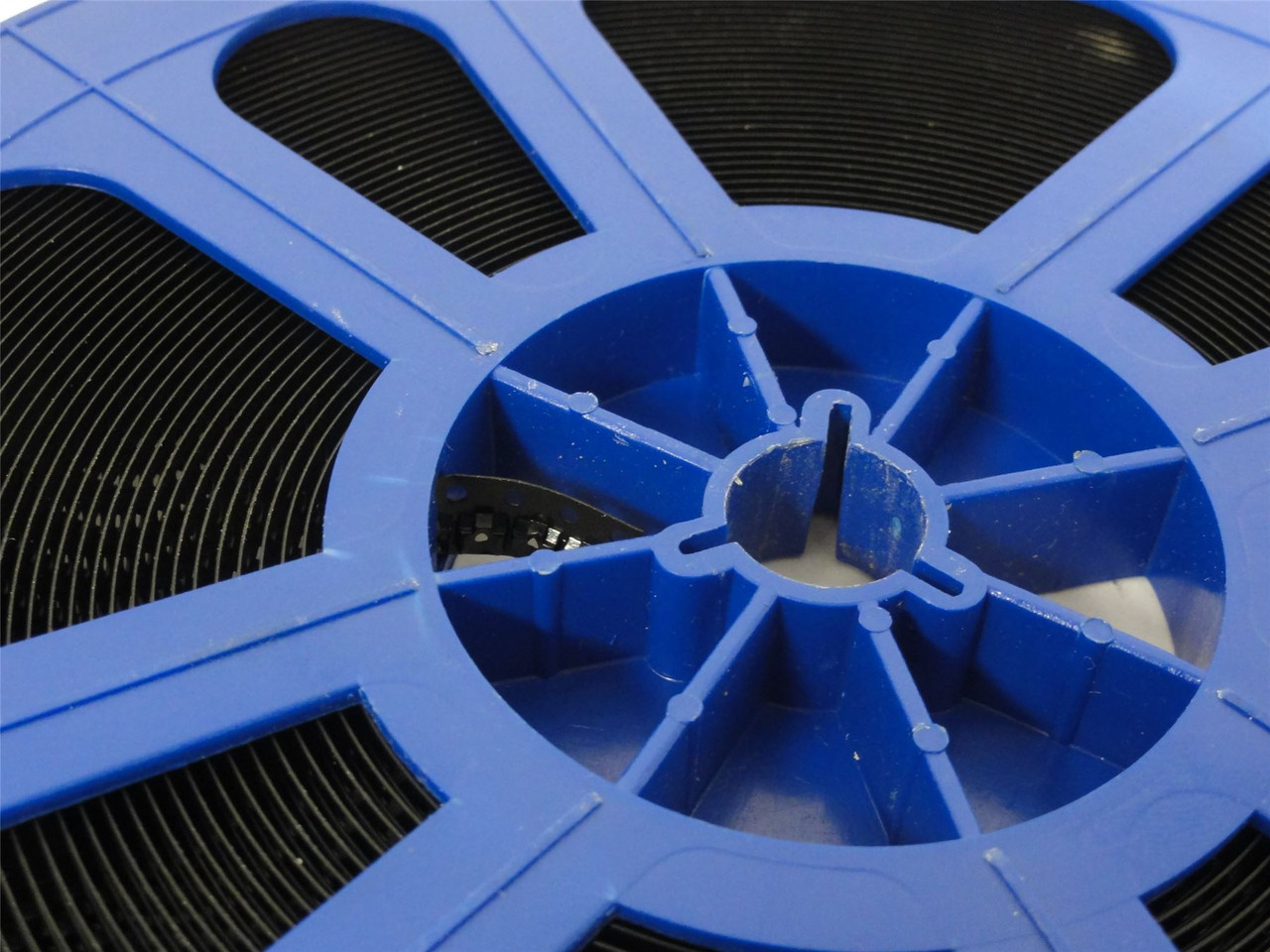 Onsemi MMBZ5246B; Lot-2700 Voltage Regulators; 16V 0.35W