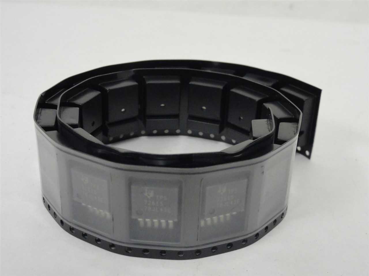 Texas Instruments TPS72615KTT; Lot-25 Voltage Regulators